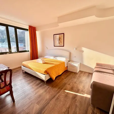 Victoria Royal Garden Aparthotel Como Exterior photo